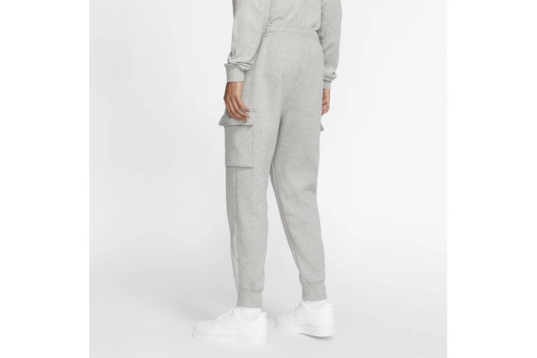 Nike Club Fleece Traininsbroek Grijs/wit Heren 2 Nike Club Fleece Traininsbroek Grijs/wit Heren - Afbeelding 2