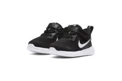 Nike Revolution 5 Sneaker Zwart/wit Peuter 8 Nike Revolution 5 Sneaker Zwart/wit Peuter -Koop de nieuwe sportmode. 37096893 3