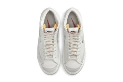Nike Blazer Mid '77 Sneaker Sail/light Bone Dames -Koop de nieuwe sportmode. 37101903 4