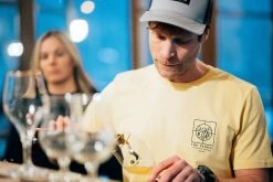 The Vandal Exploring Borders T-shirt Geel Heren -Koop de nieuwe sportmode. 37103297 3