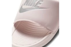 Nike Victori One Slippers Barely Rose/metallic Silver Dames -Koop de nieuwe sportmode. 37104509 5