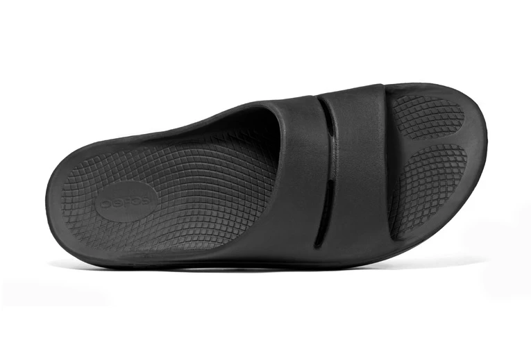 Oofos Ooahh Recuperatieslipper Zwart Unisex 2 Oofos Ooahh Recuperatieslipper Zwart Unisex - Afbeelding 2