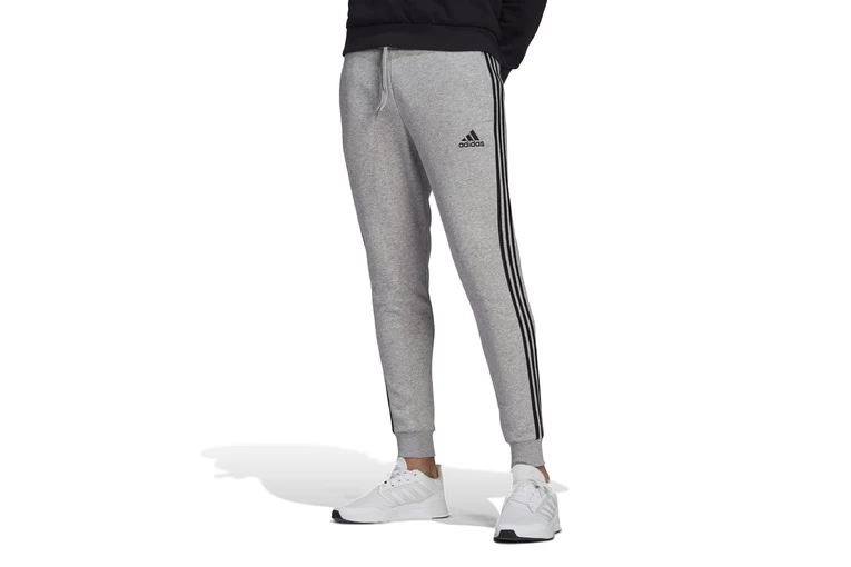 Adidas Essentials Fleece Fitted 3-Stripes Broek Medium Grey Heather Dames 2 Adidas Essentials Fleece Fitted 3-Stripes Broek Medium Grey Heather Dames - Afbeelding 2