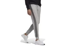 Adidas Essentials Fleece Fitted 3-Stripes Broek Medium Grey Heather Dames 9 Adidas Essentials Fleece Fitted 3-Stripes Broek Medium Grey Heather Dames -Koop de nieuwe sportmode. 37107085 4