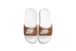 Nike Victori One Badslippers Metallic Red Bronze/Wit Dames -Koop de nieuwe sportmode. 37113573 4